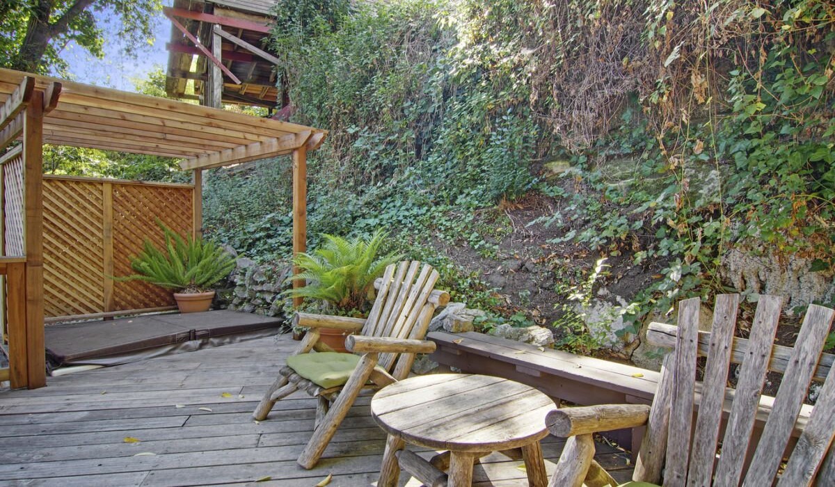 Artist's Retreat