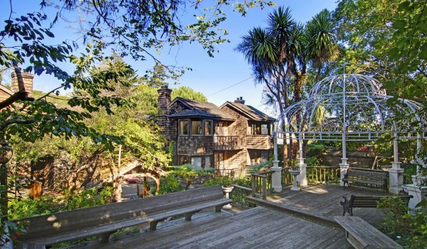 Babbling Brook Inn - Babbling Brook Gazebo