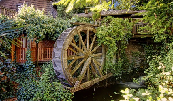 Babbling Brook Inn - Babbling Brook Water Wheel